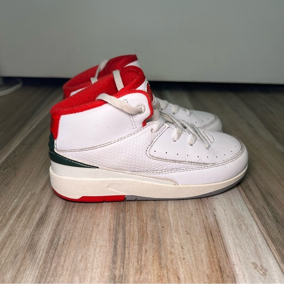 Nike AIR Jordan 2 Retro DQ8563-101 White Red Green Toddler Size 10C - Picture 4 of 10